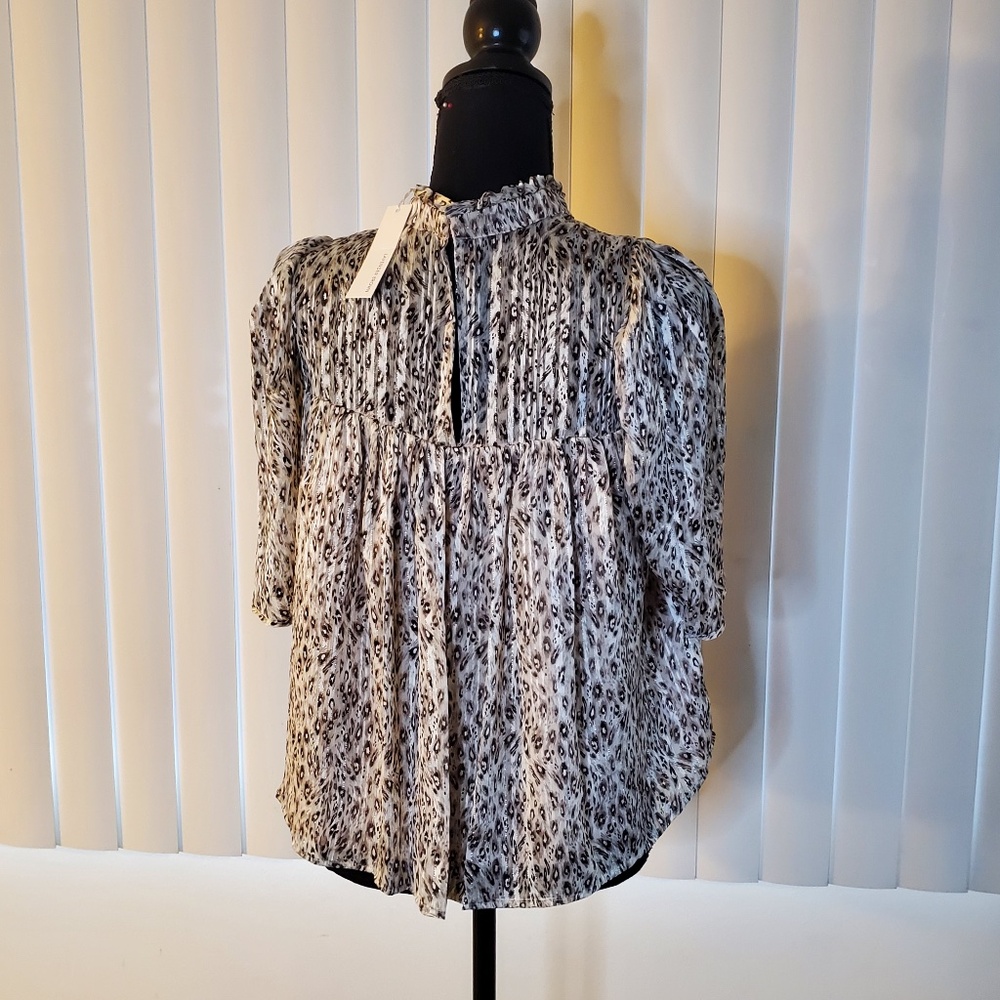 NWT Chic Lavender Brown Leopard Print Top - Wild Elegance